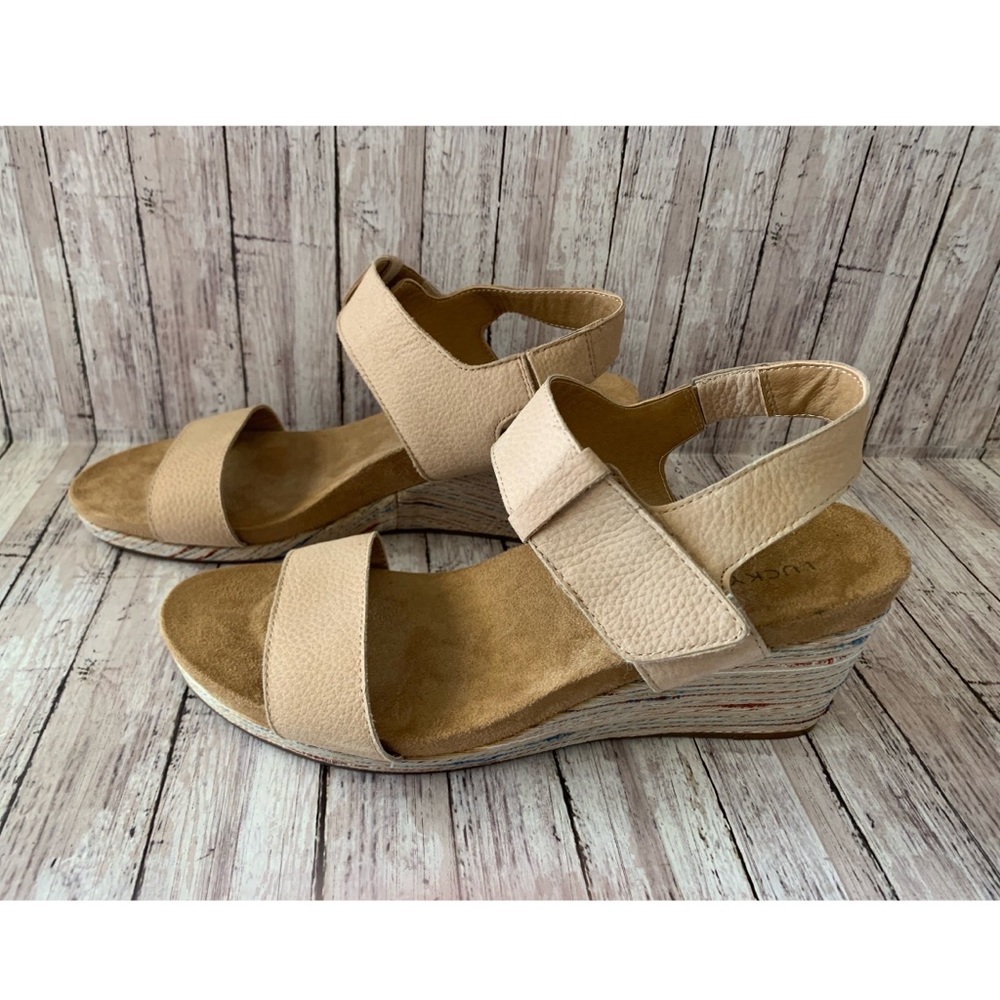 New ~ Lucky Brand Kollia Stone Brown Leather 3” Wedge Sandals Size 7.5